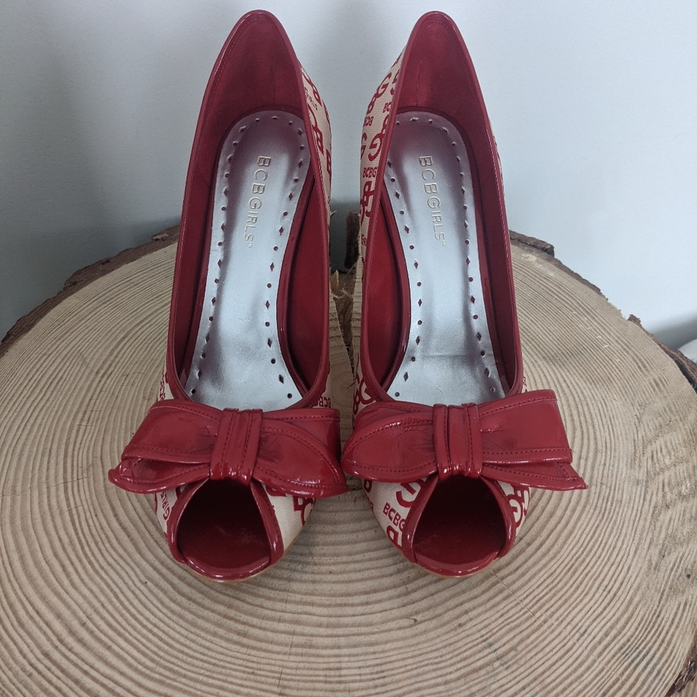 Peep toe BCBG Heels